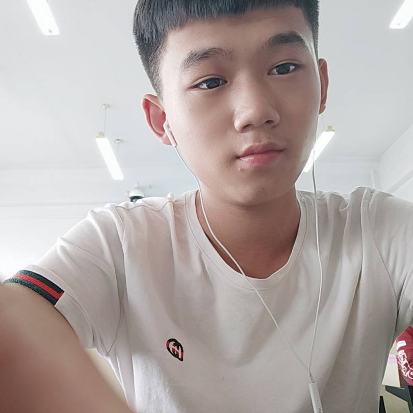 透彻蹙眉石头的照片