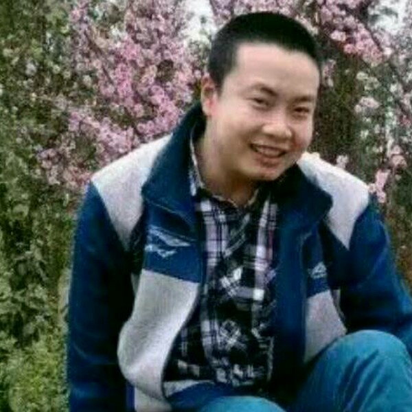 狼眼的照片