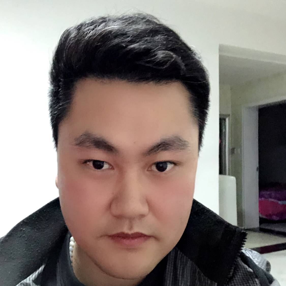 笑点低挽手猫咪的照片