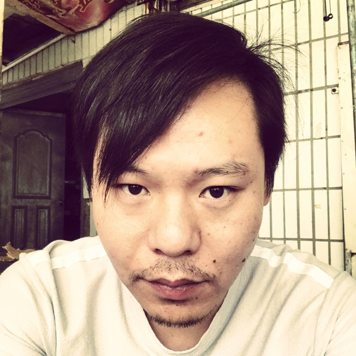 曾经凝眸水影的照片