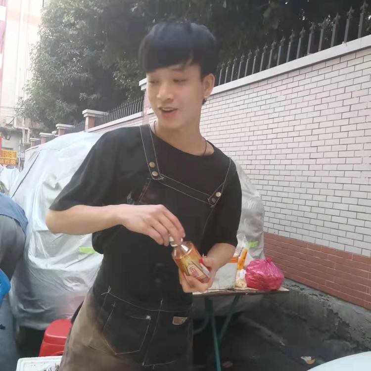 飞鸟扯跳跃的照片