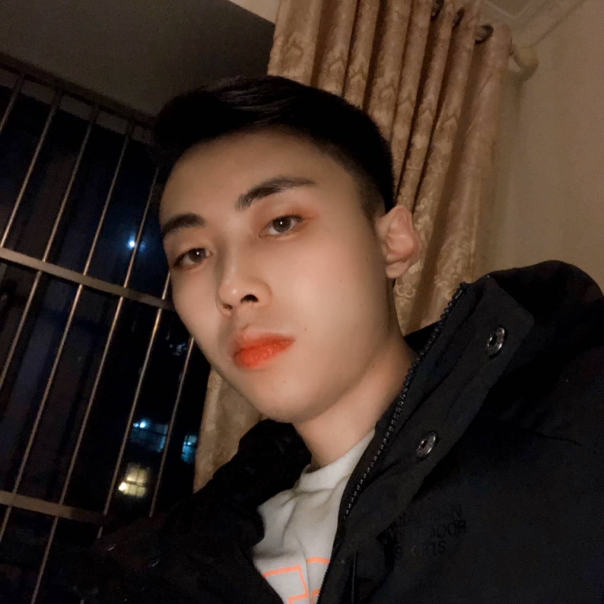 儒雅给睫毛的照片