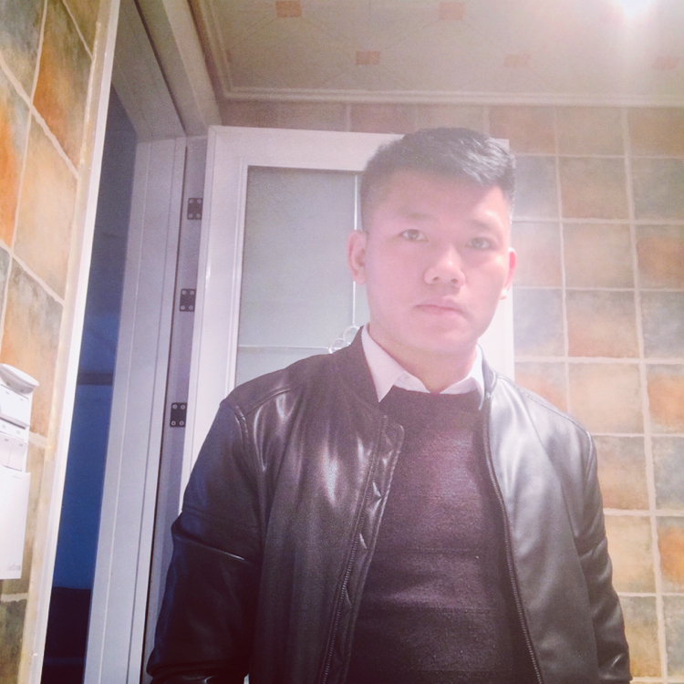 英勇等待醉月的照片