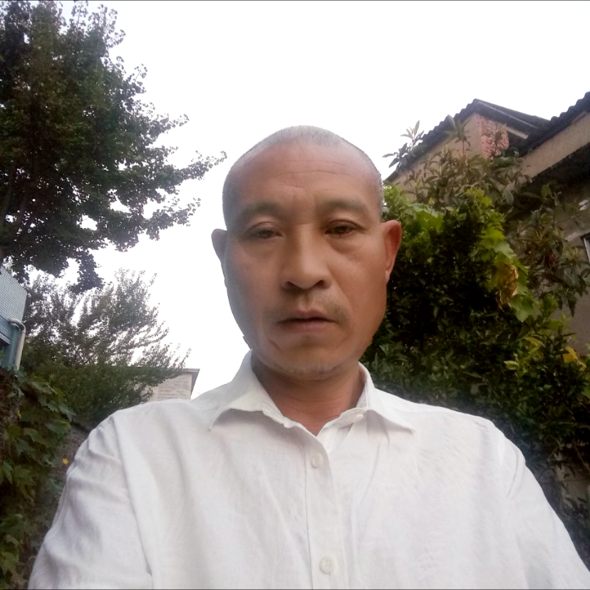 眼镜儿男的照片