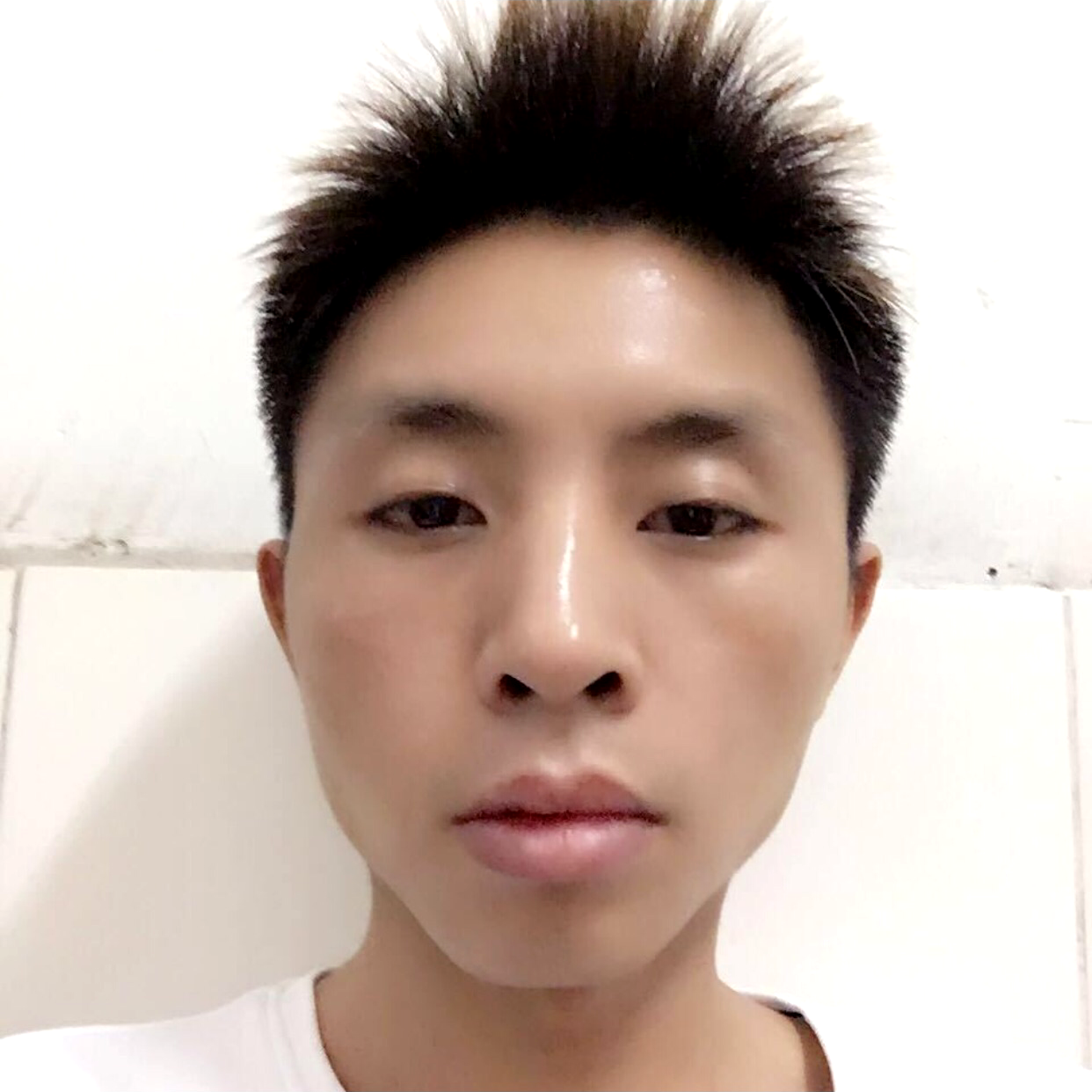 范琼章的照片