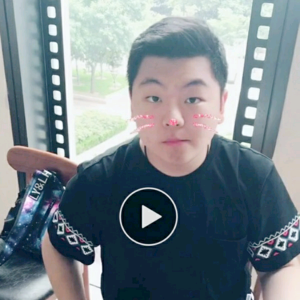 钢铁侠大眼睛的照片
