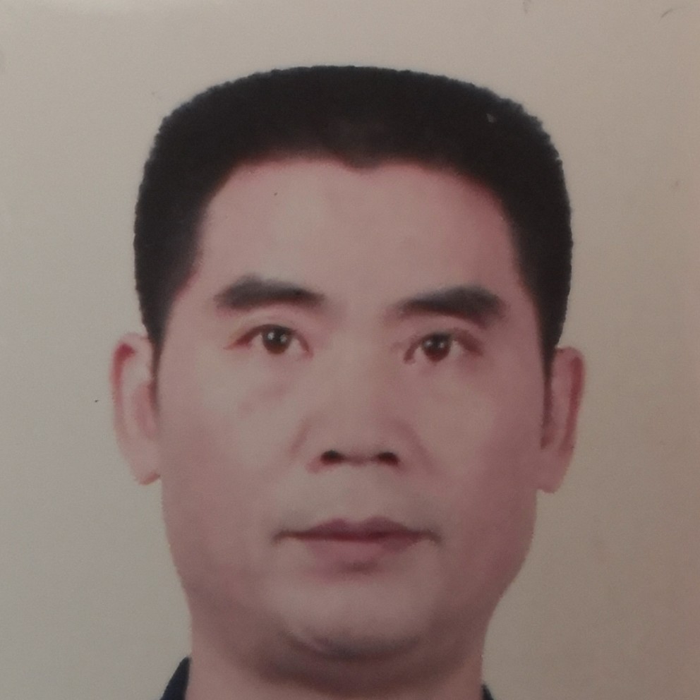 非常严肃认真的吗的照片