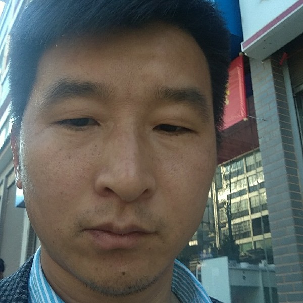 周迈克的照片