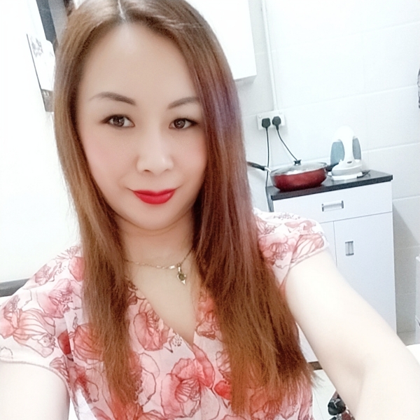铿锵玫瑰(红红)的照片
