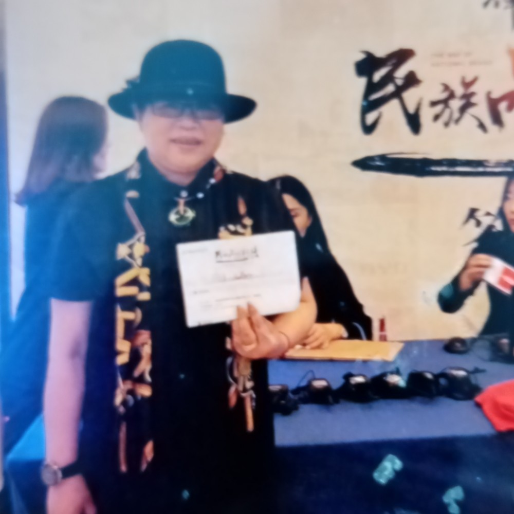 陈林圣光的照片
