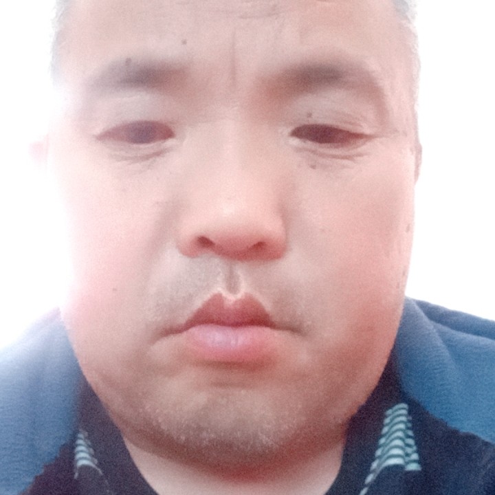 嚓茶凝眸傻傻的照片