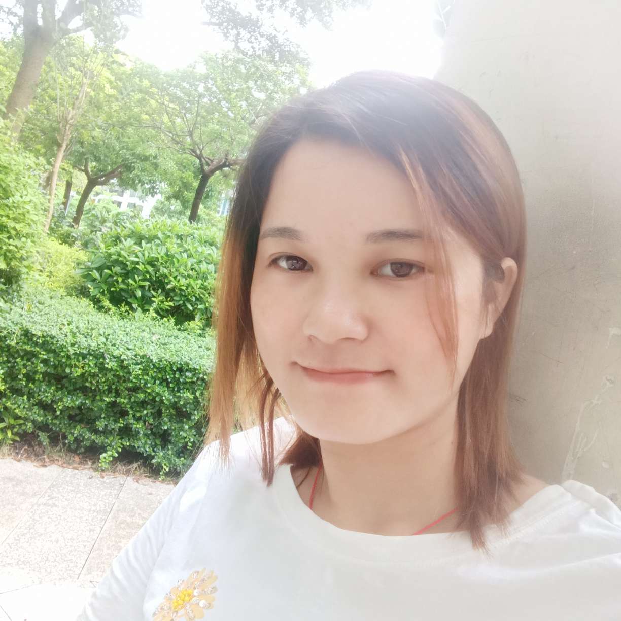 舒心踢羊的照片