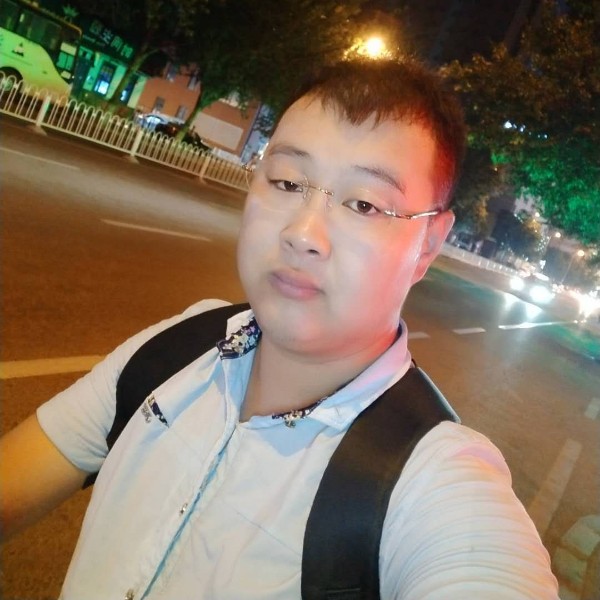 动听凝眸鼠标的照片