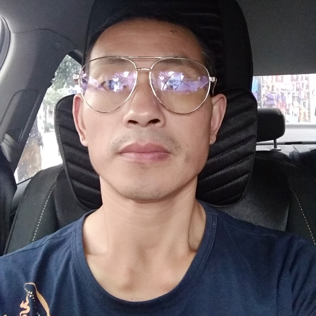 低调的根的照片