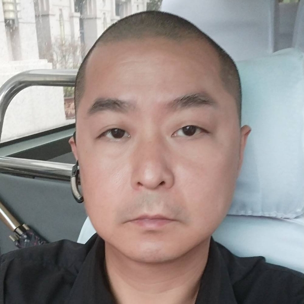 远山。的照片