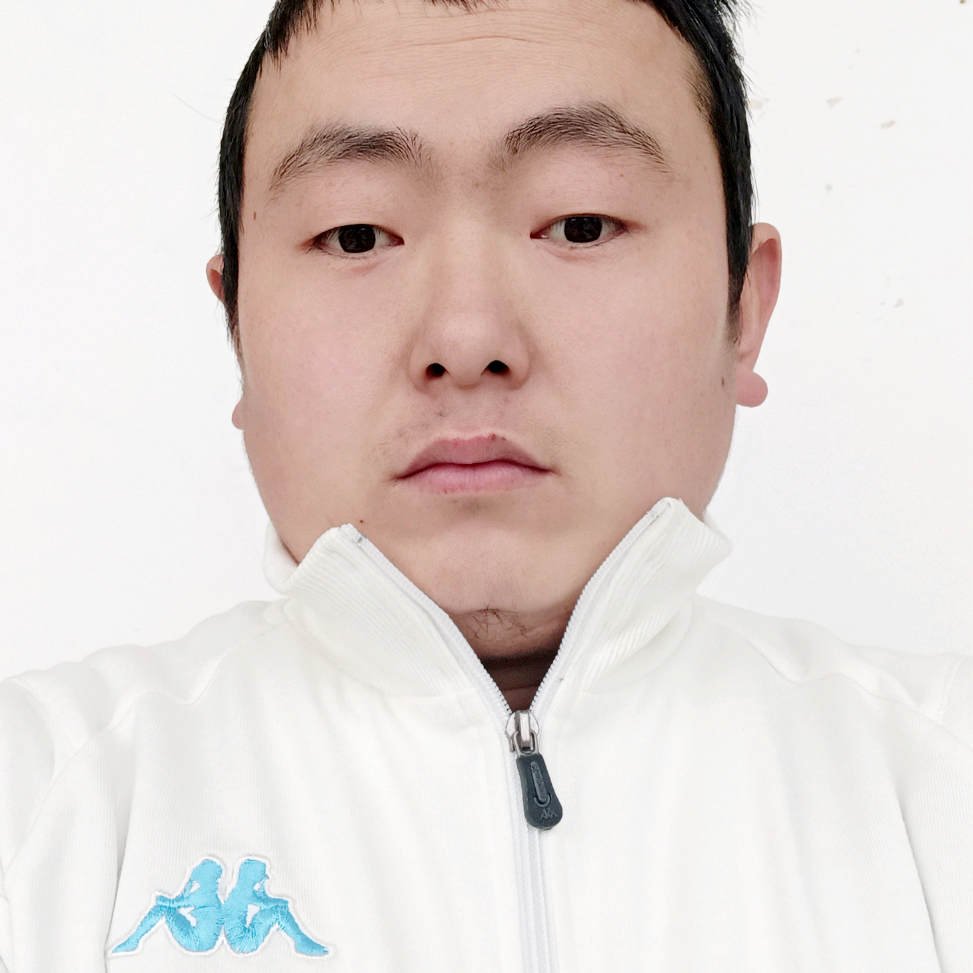 现实拿柜子的照片