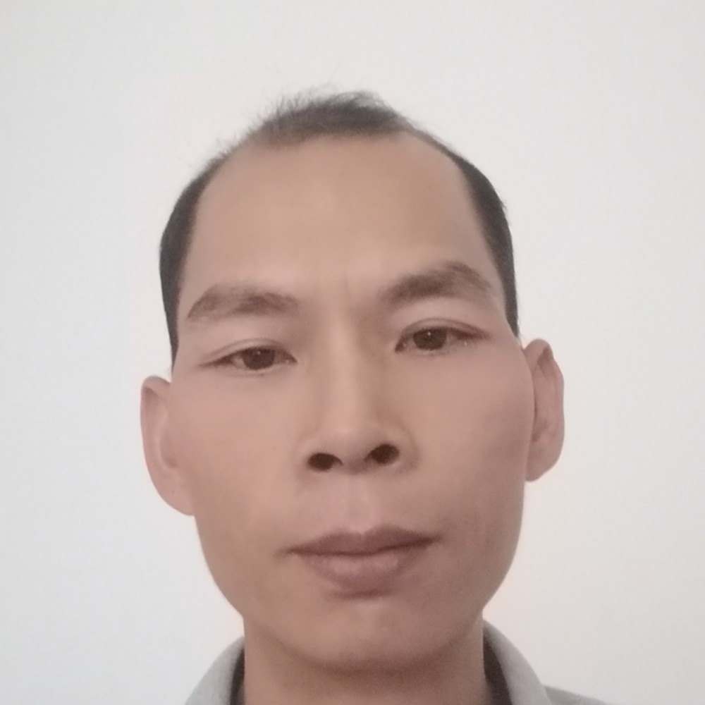 铃铛羞涩，羊驼棍的照片