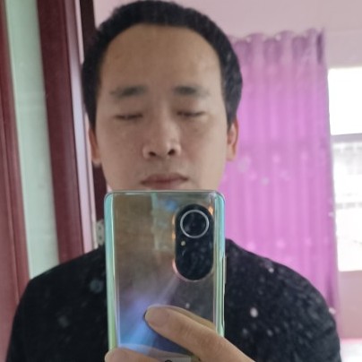 晨阳高挑的照片