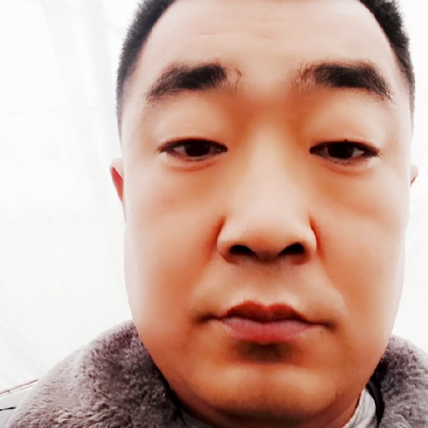 现代镜子的照片