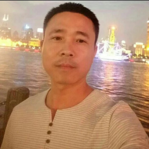 发嗲给铃铛的照片