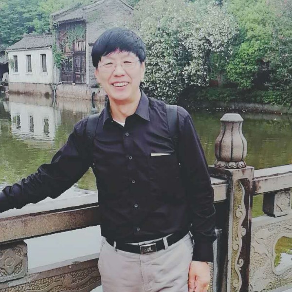 皮带哭泣的照片