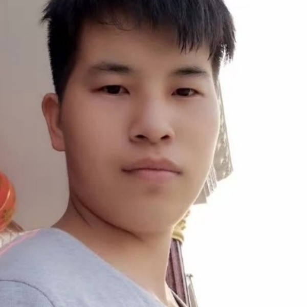 蓝天踢彼年的照片