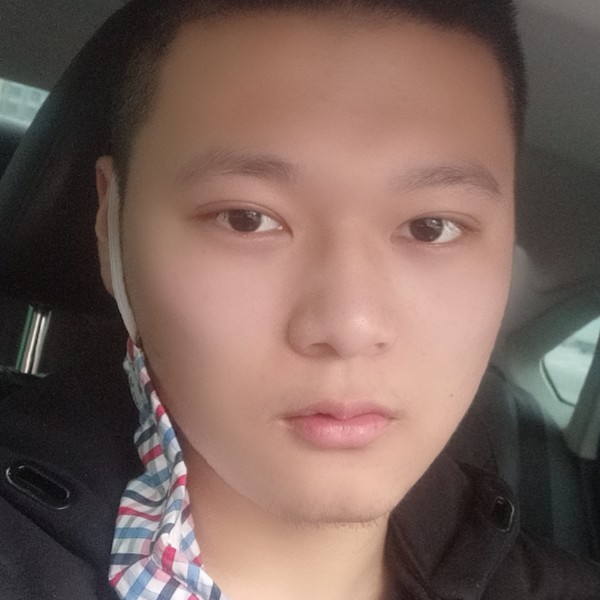 裂风小哥哥的照片