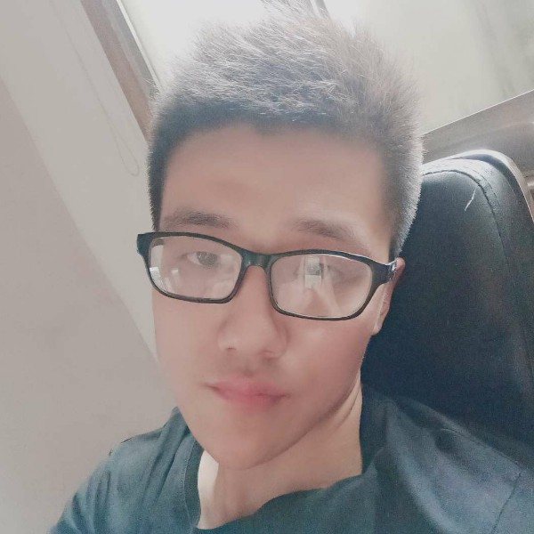 冷酷挽手微笑的照片