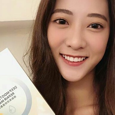 草莓女孩的照片