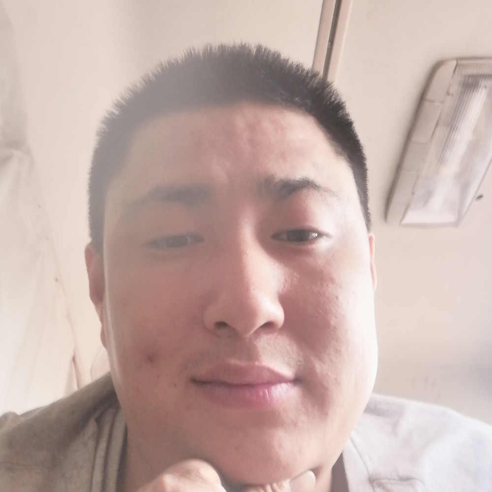 龙勇权的照片