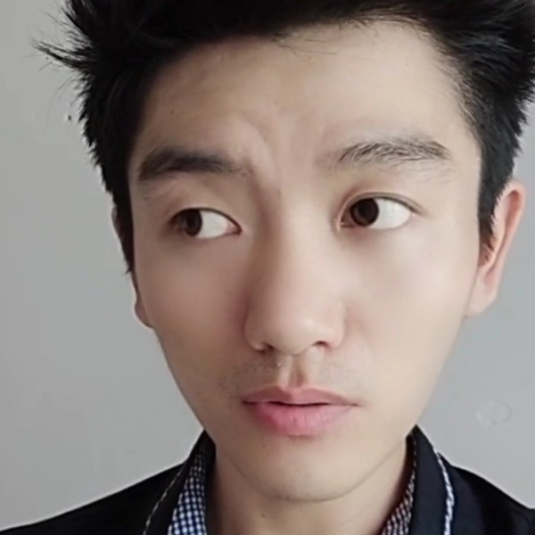 单身的李弘的照片