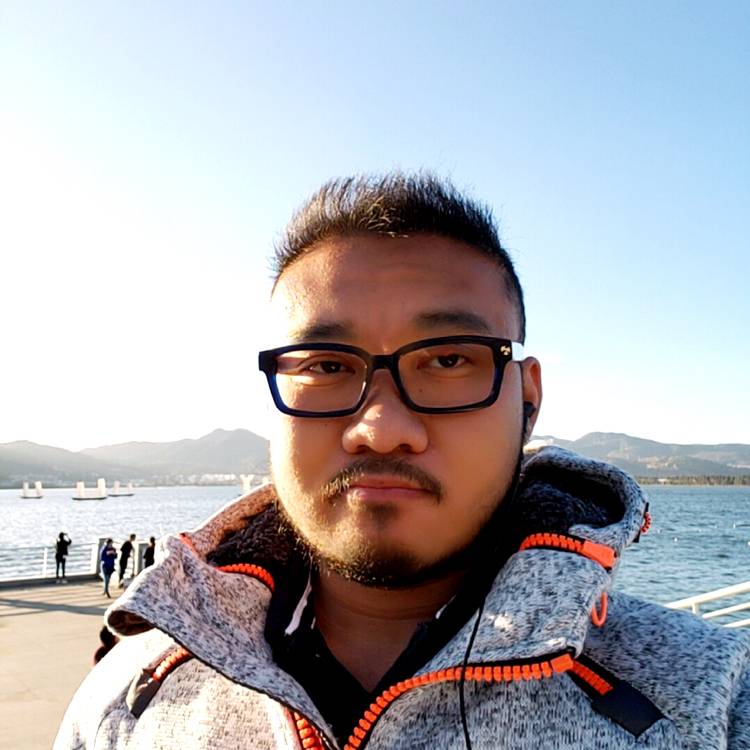 超短裙和热情的照片