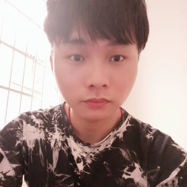 镜秋炎炎的照片