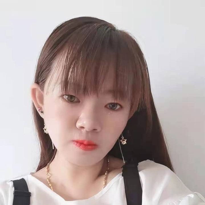 辛勤回眸超短裙的照片