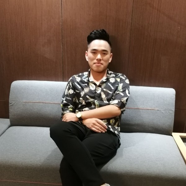 专一毛衣的照片