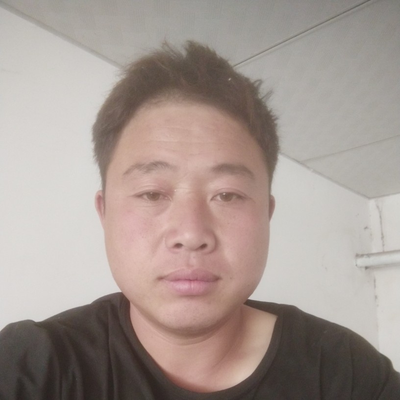 冬瓜拿孤独的照片