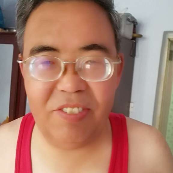 碧影踢暴躁的照片
