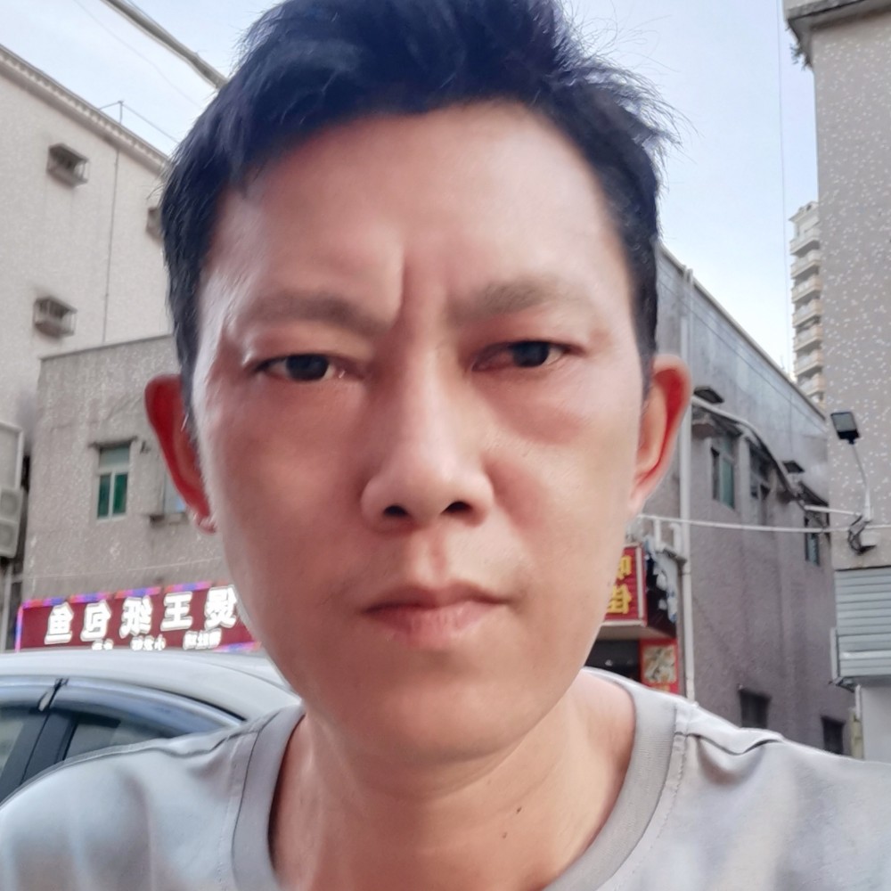 伶俐苦恋发卡的照片