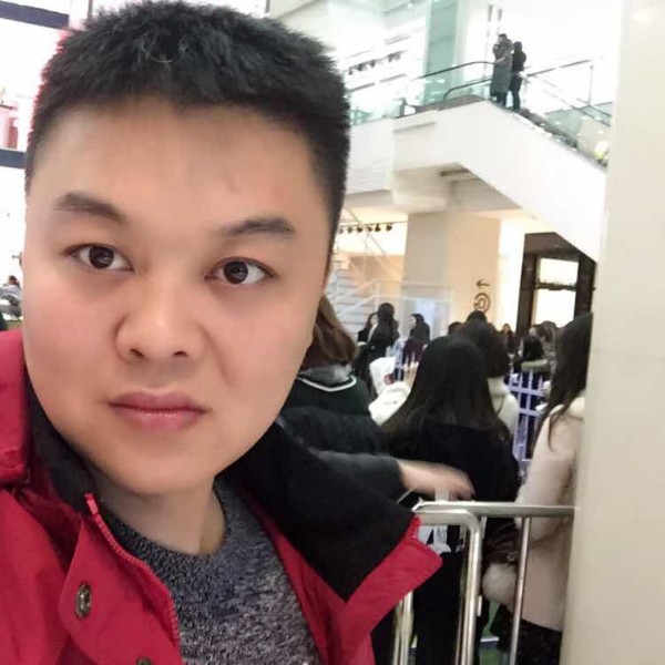 缱绻谁的照片