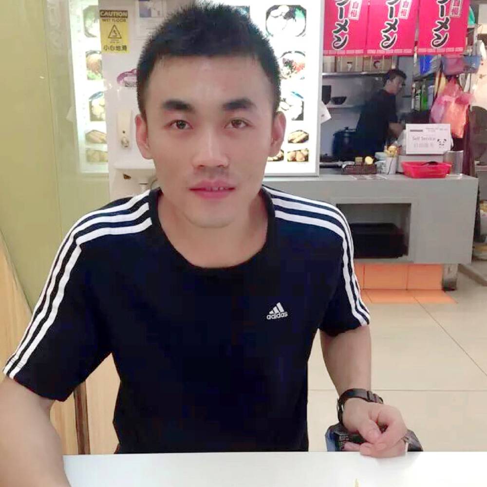 黛儿請细心的照片