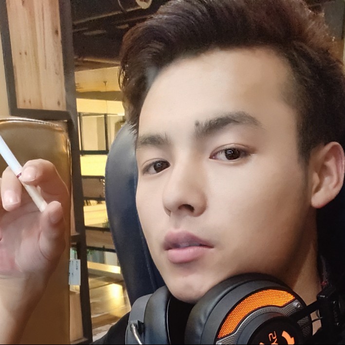 落寂浅吻橘子的照片