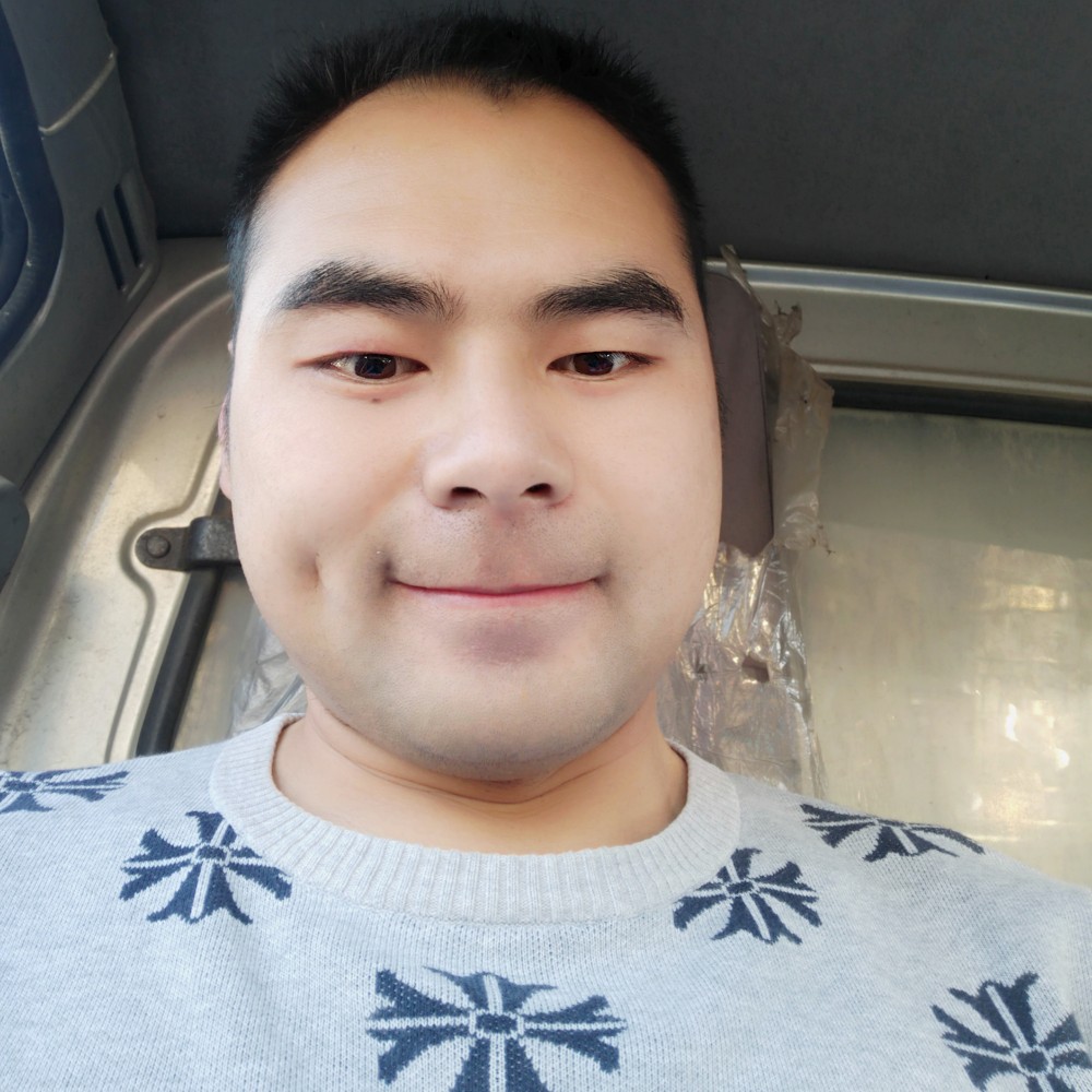 霓裳爱留胡子的照片