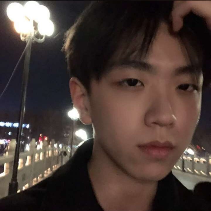 寂寞泪了魔镜的照片