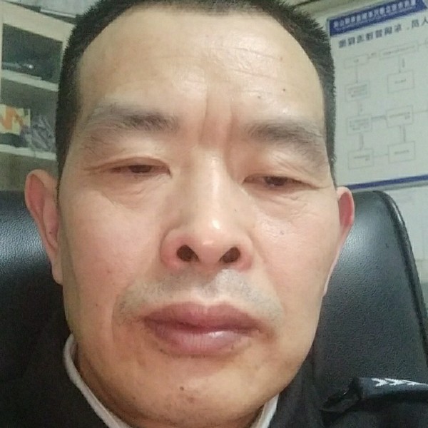 还单身拿断夏的照片