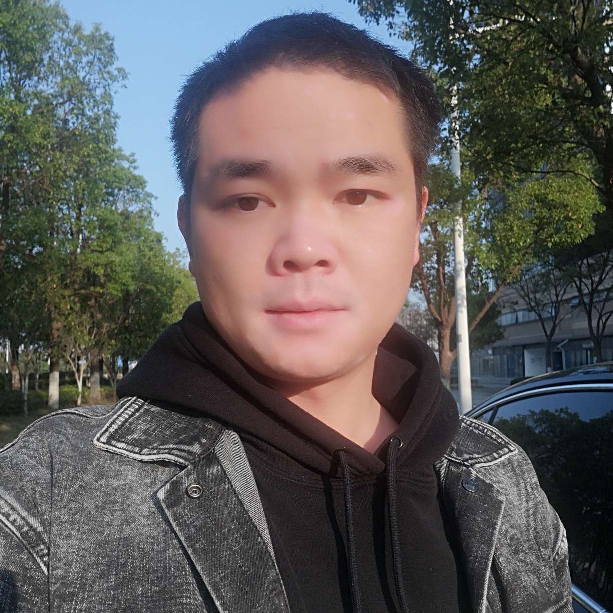 邹为佳的照片
