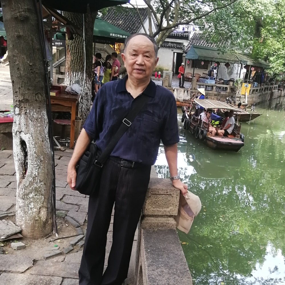 离歌朴实的照片