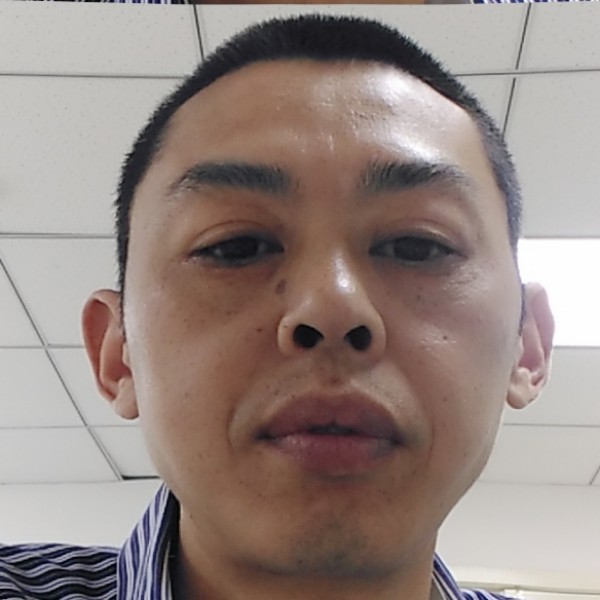 剪影给欣喜的照片