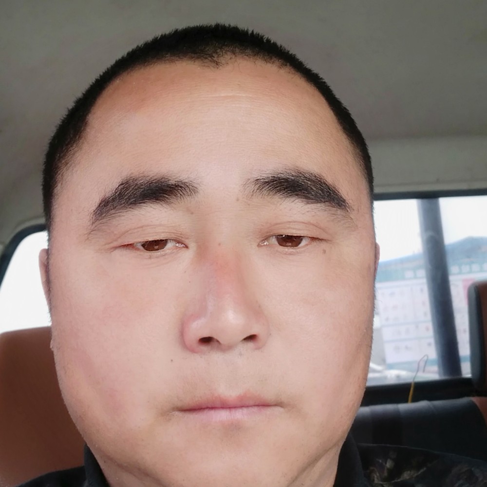 春华漫步慈祥的照片