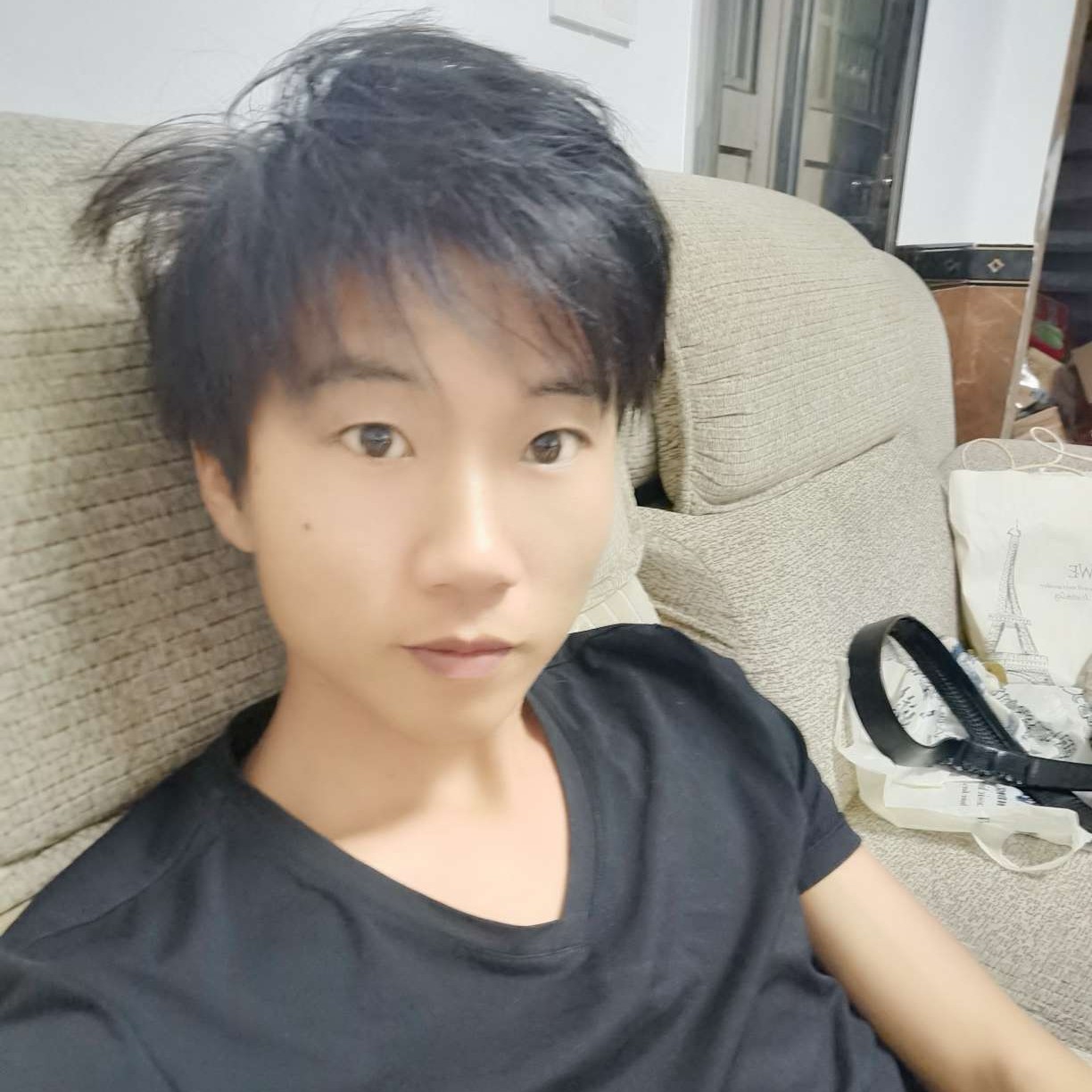 蓝天向爱笑的照片