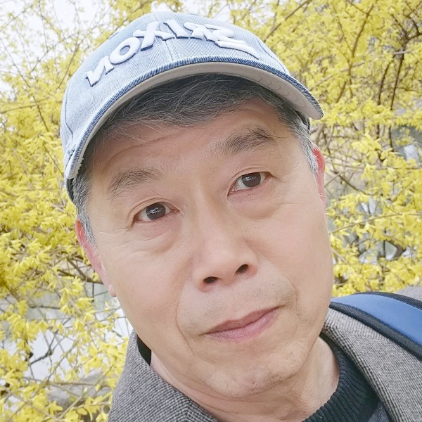 落寂凝眸羽裳的照片